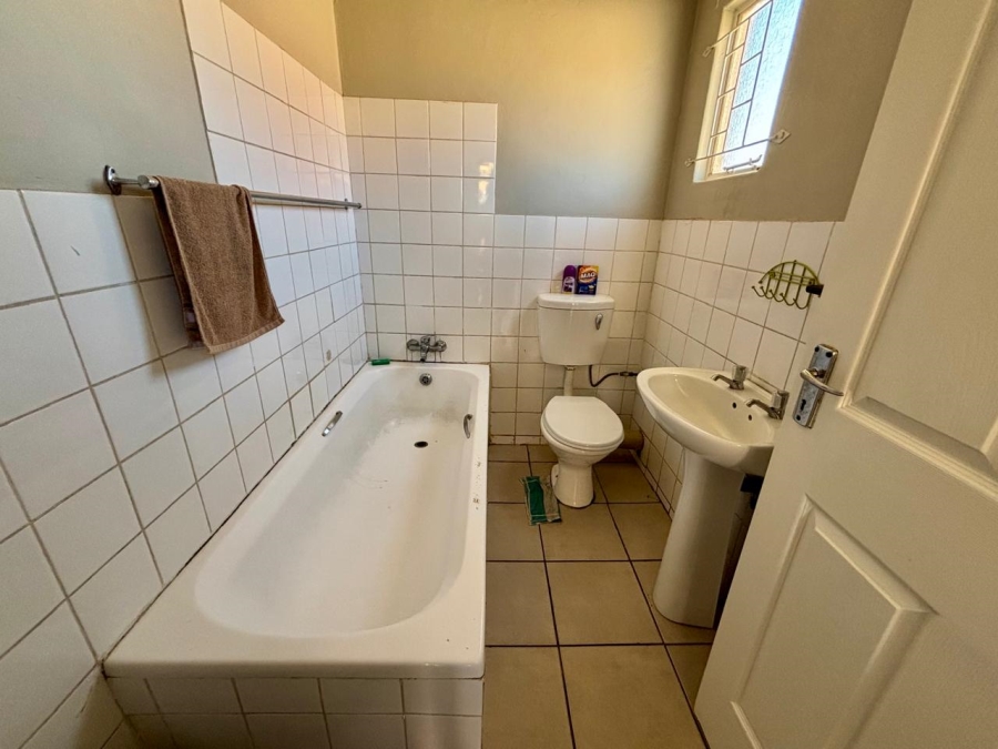 4 Bedroom Property for Sale in Beaconsfield Northern Cape